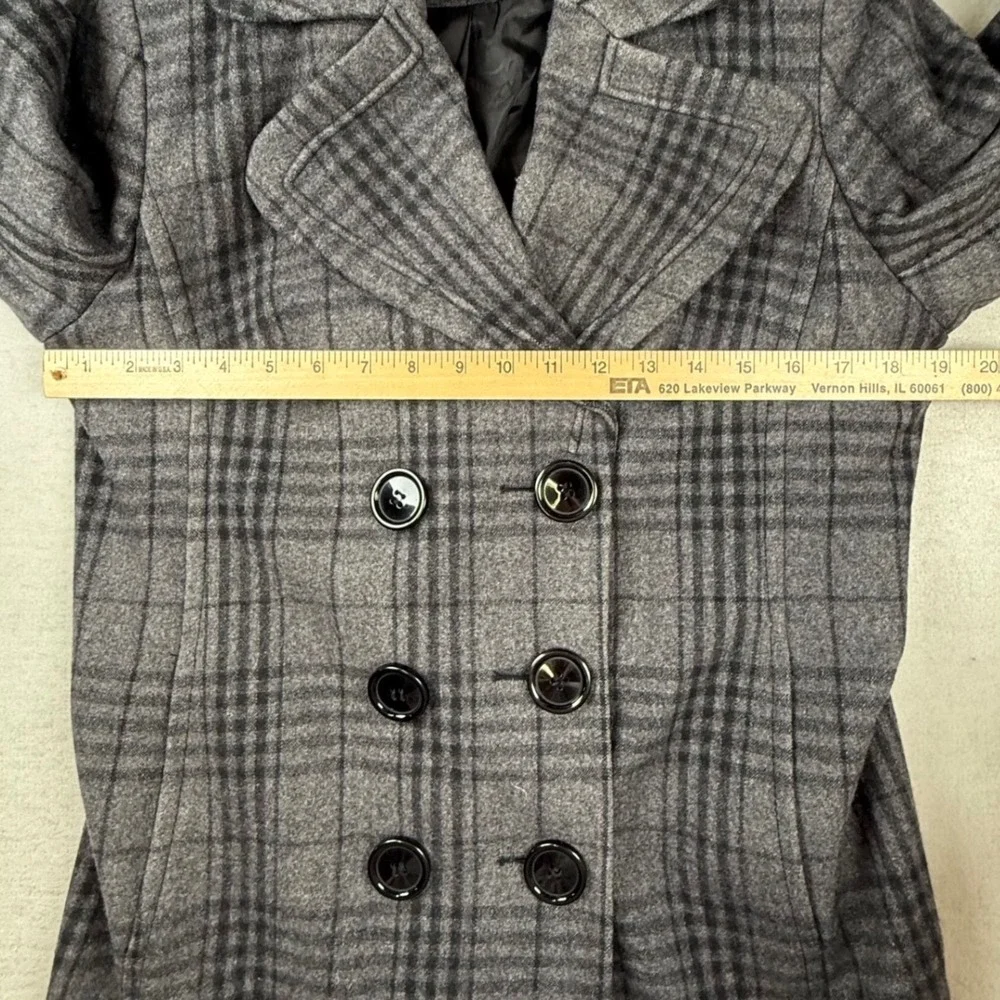 New York & Company Womens Gray Plaid Wool Peacoat 4 preppy dark academia